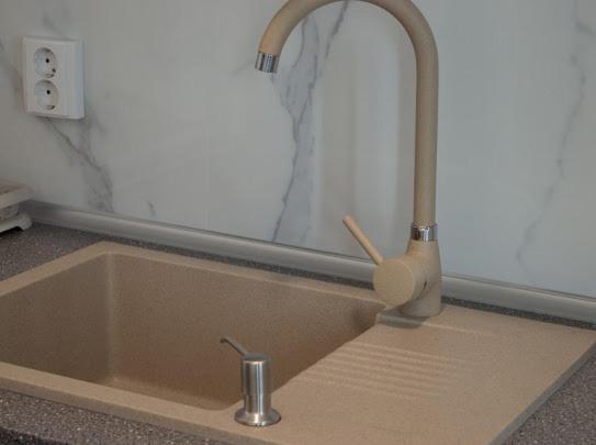 דירת חדר עם נוף לים ומרפסת, Mamaia Summerland Apartments