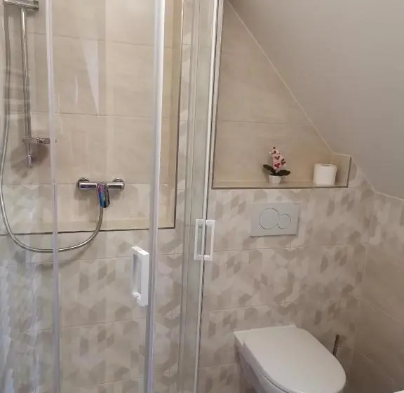Standard Yhden Hengen Huone, A1 štart