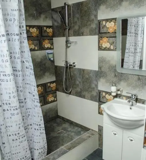 اتاق استاندارد سه نفره, City Lux Villa