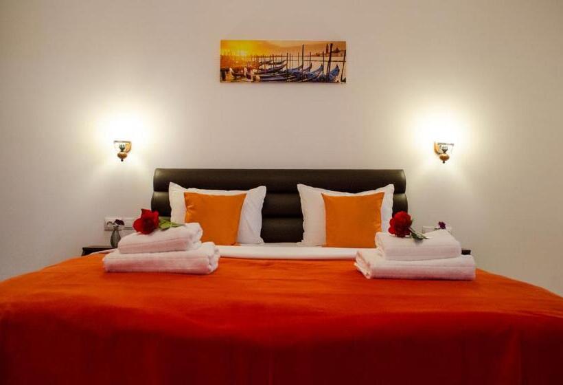 اتاق استاندارد با بالکن, City Lux Villa