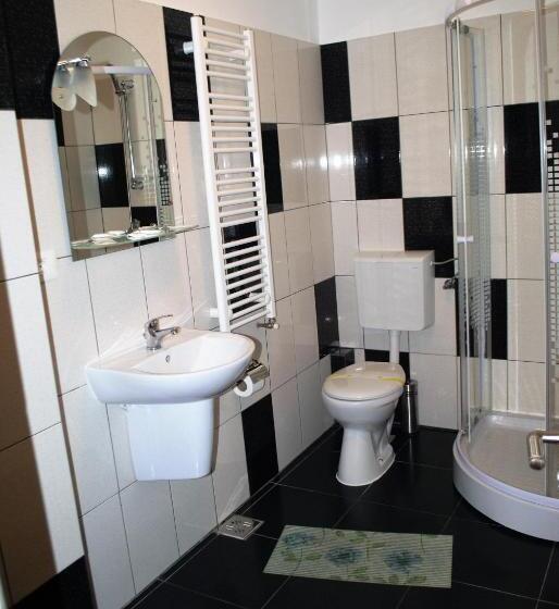 غرفة سوبيريور, Ct Tm