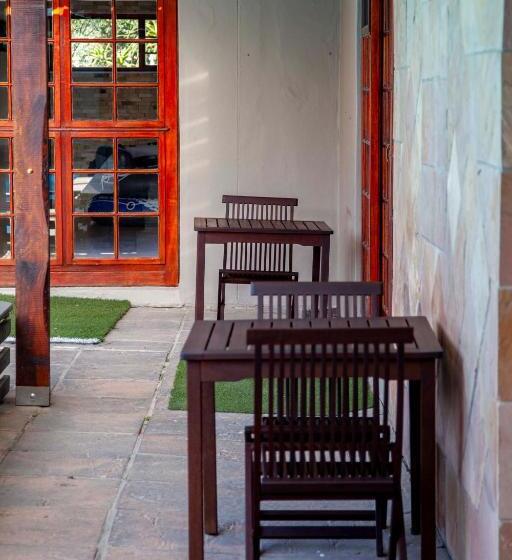 إستوديو قياسى, D Urbanmist Self Catering Guest House