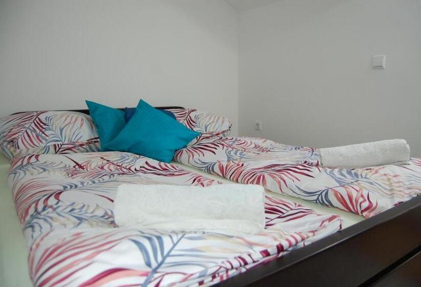 اتاق استاندارد چهار تخته, Rooms Hiša Divino