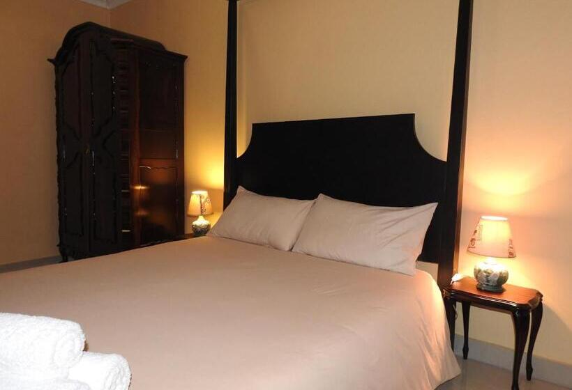 غرفة ديلوكس, Rose Of Sharon