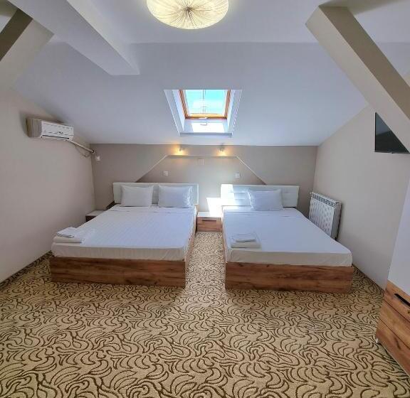 Номер Стандарт Трехместный, Vila Central