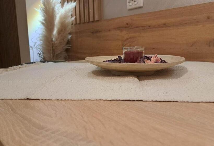 آپارتمان 1 خوابه, Villa Renessans