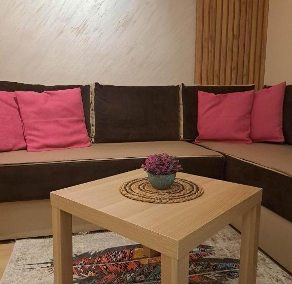 آپارتمان 1 خوابه, Villa Renessans