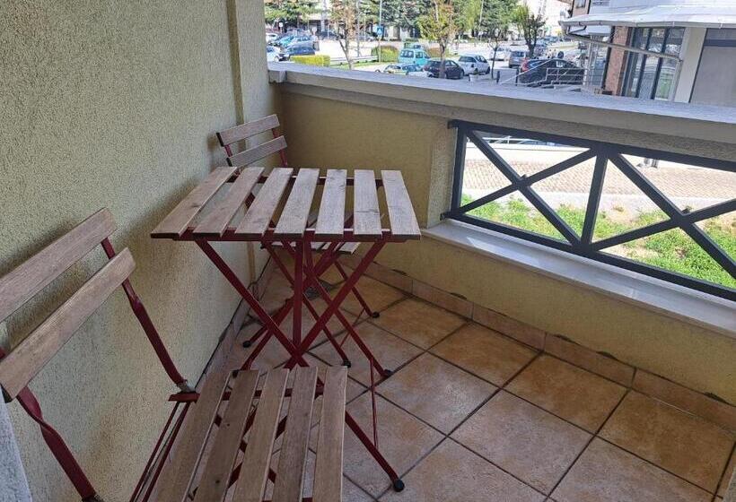 اتاق استاندارد سه تخته با بالکن, Villa Renessans