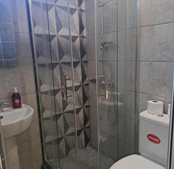 اتاق استاندارد سه تخته با بالکن, Villa Renessans