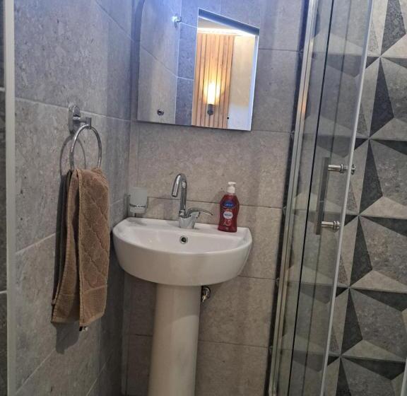 اتاق استاندارد سه تخته با بالکن, Villa Renessans