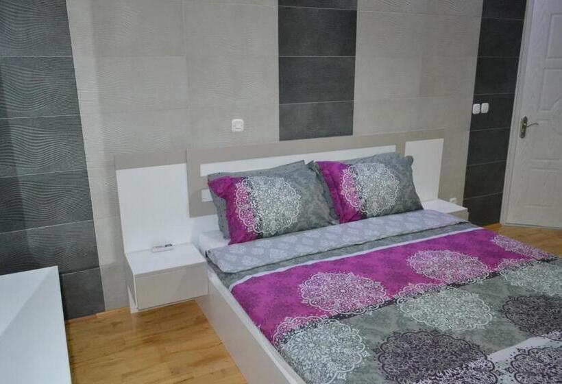 آپارتمان 2 خوابه, Villa Renessans