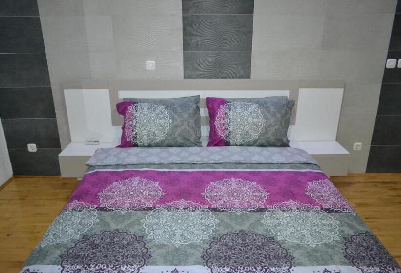 آپارتمان 2 خوابه, Villa Renessans