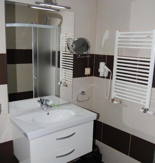 Апартаменты 1 Спальня, Pensiune Heavens