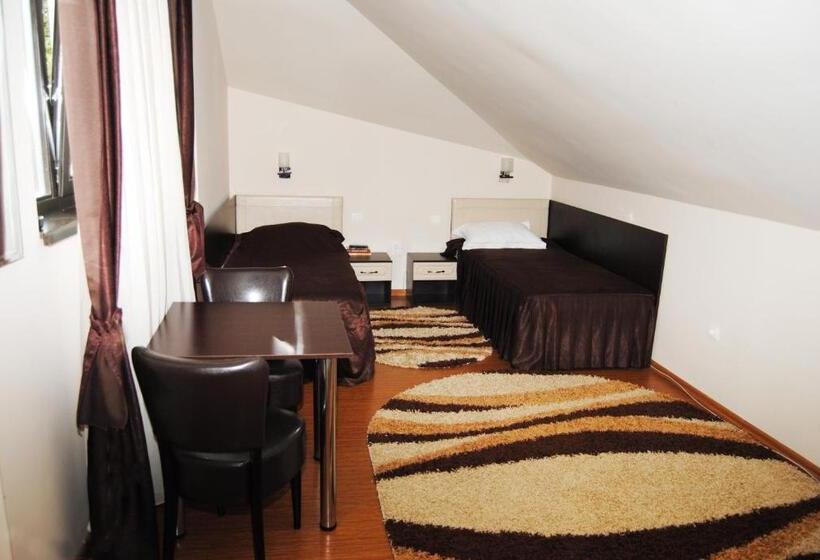 Студия Стандарт, Pensiune Heavens