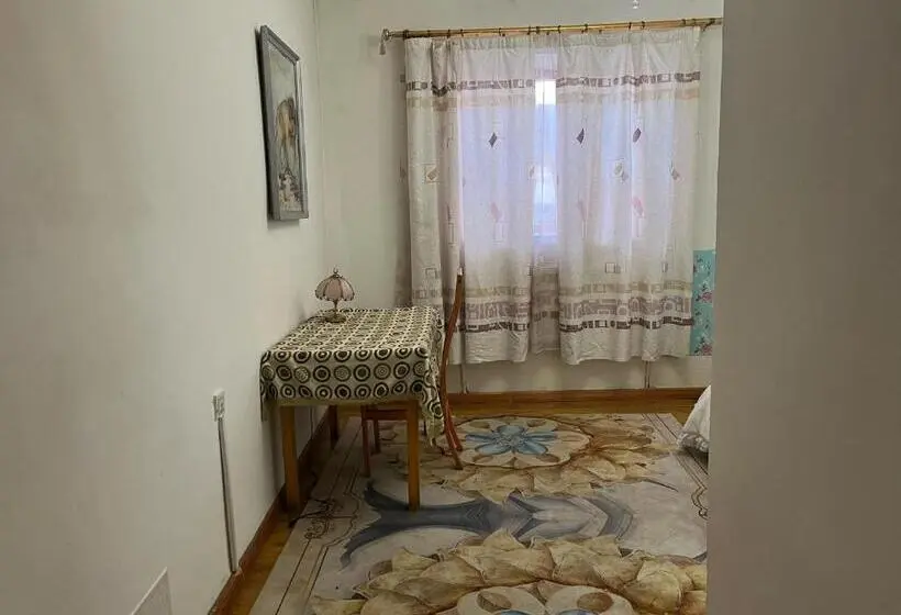 اتاق استاندارد یک نفره, Gana's Guest House And Tours