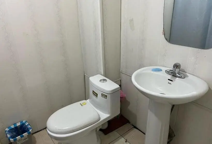 اتاق استاندارد یک نفره, Gana's Guest House And Tours