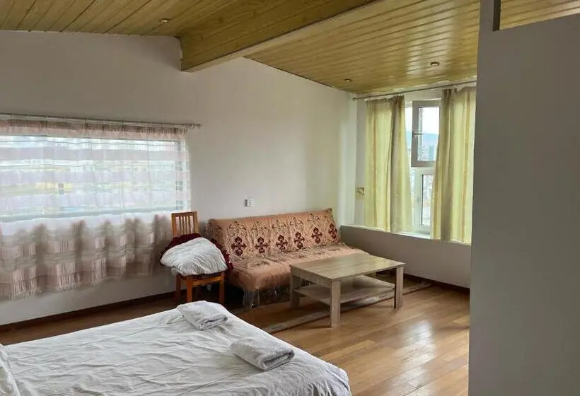 اتاق سوپریور با چشم‌انداز شهر, Gana's Guest House And Tours
