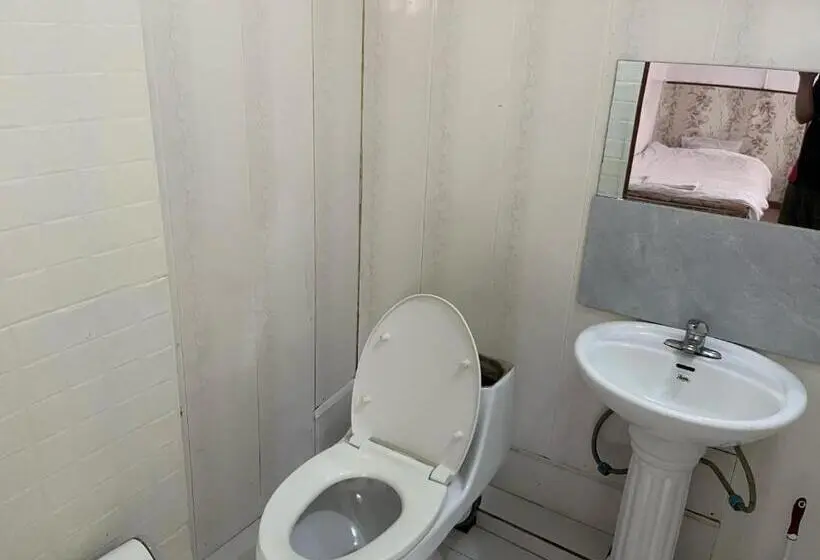 Economy Triple Room, Gana's Guest House And Tours
