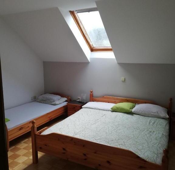 اتاق استاندارد سه نفره, Guest House Kveder