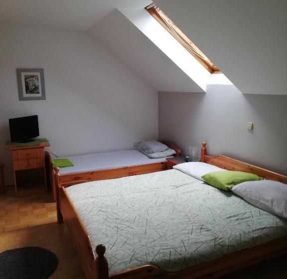 اتاق استاندارد سه نفره, Guest House Kveder