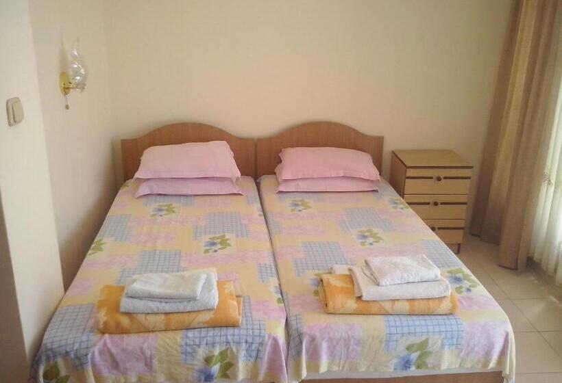 غرفة قياسية مزوَّدة بشُرفة, Guest House Preslav