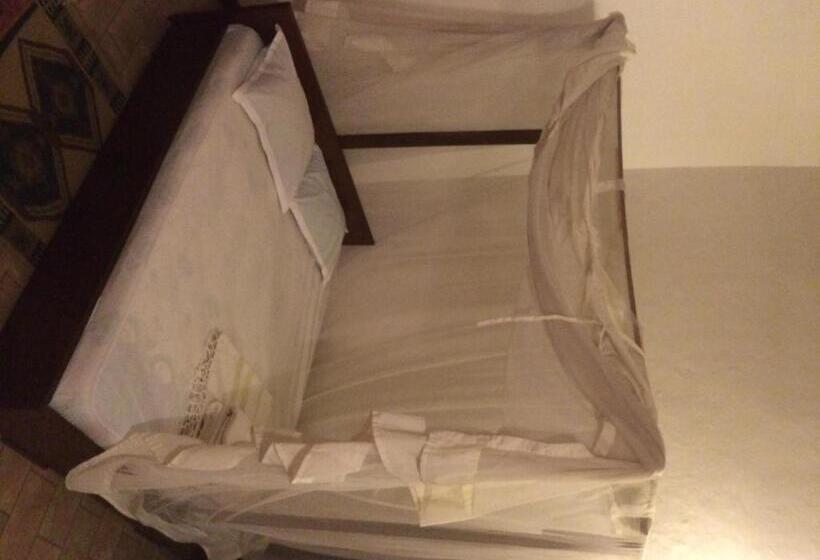 标准单人间共用浴室, Malindi Guest House