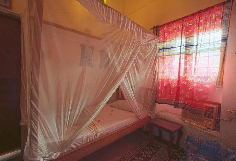 اتاق استاندارد یک نفره, Malindi Guest House
