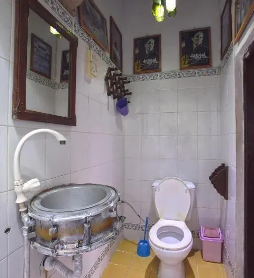 اتاق استاندارد یک نفره, Malindi Guest House