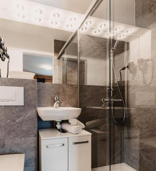 شقة غرفة نوم واحدة مزودة بشُرفة, Oberwinklgut