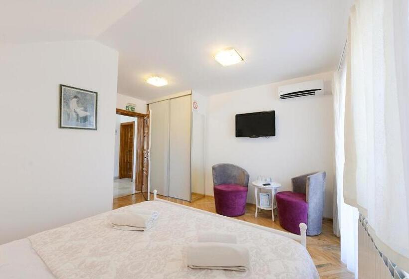 اتاق استاندارد با چشمانداز استخر, Sunčani Breg Apartments Vrdnik