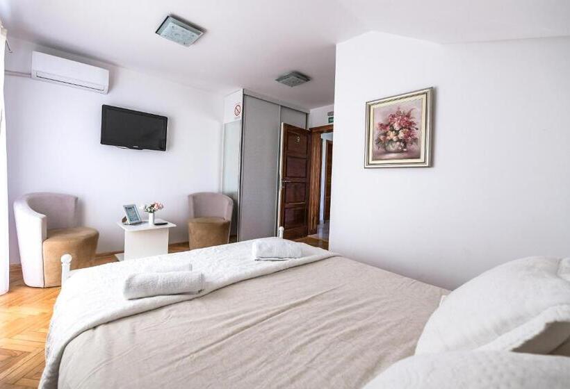 اتاق استاندارد با چشمانداز استخر, Sunčani Breg Apartments Vrdnik