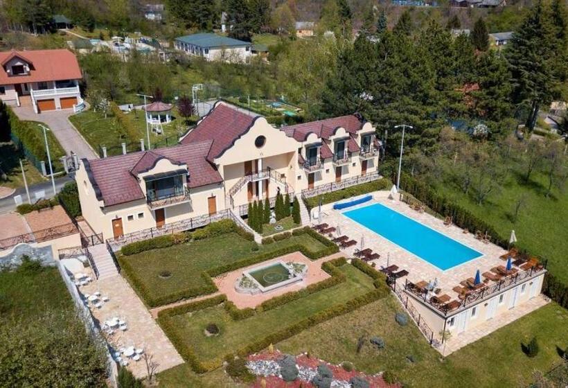 اتاق لوکس, Sunčani Breg Apartments Vrdnik