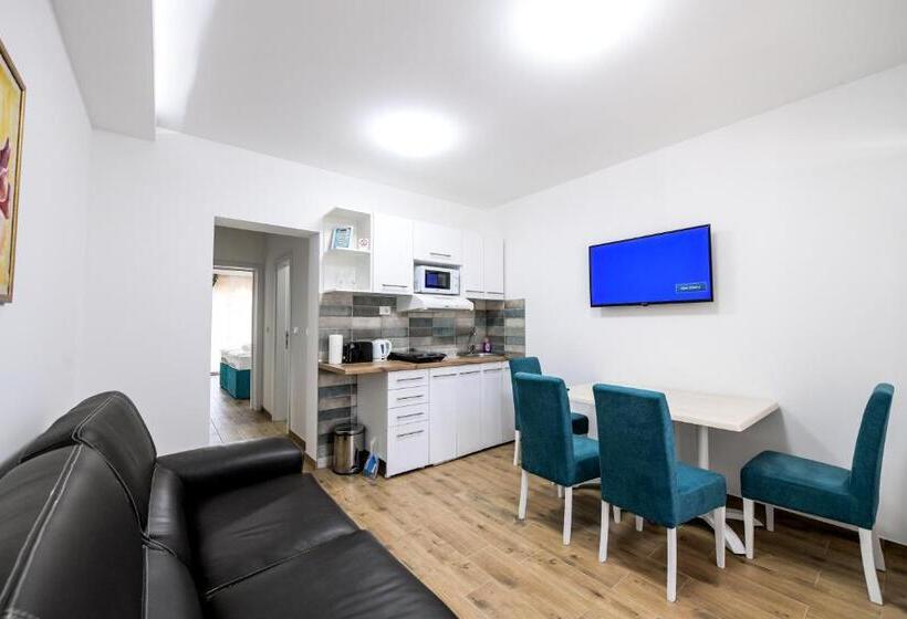 اتاق لوکس, Sunčani Breg Apartments Vrdnik