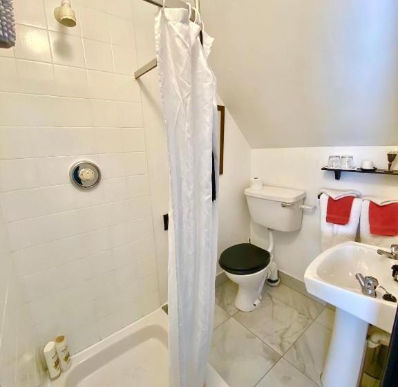 חדר סטנדרט, The K Kinsale