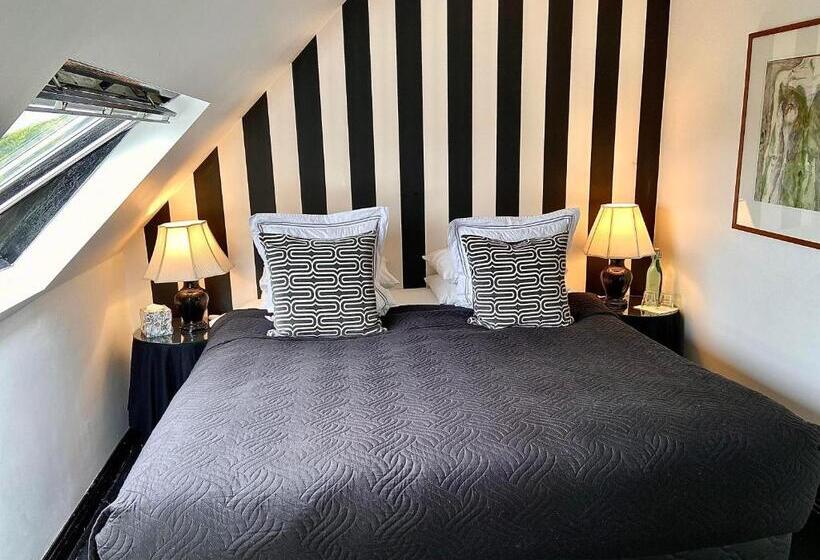 חדר בסיסי, The K Kinsale