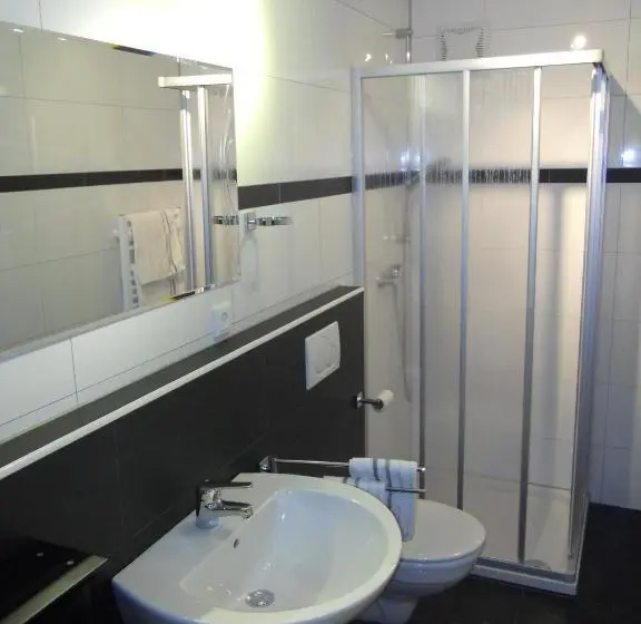 1 Bedroom Apartment Lake View, Pension Strauß