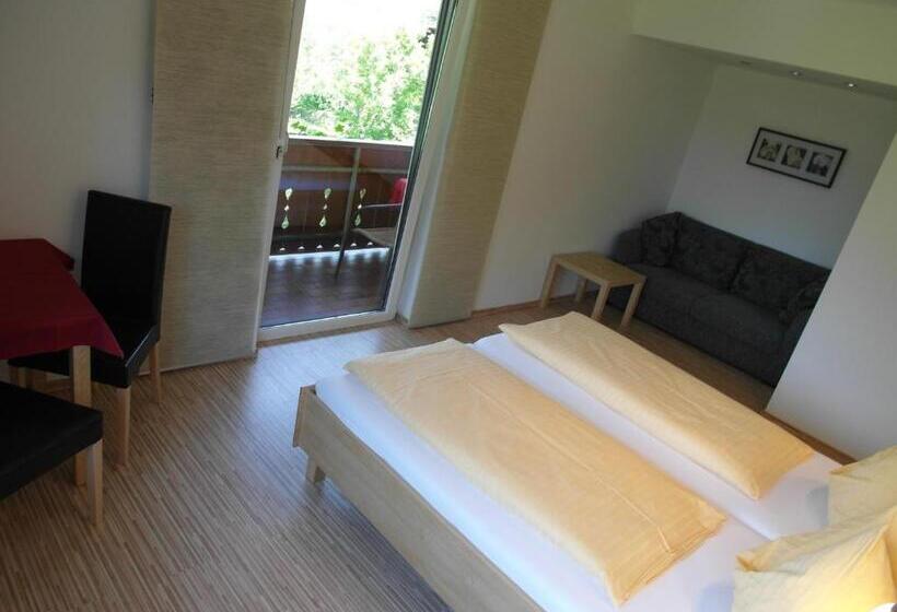 דירת חדר, Pension Strauß