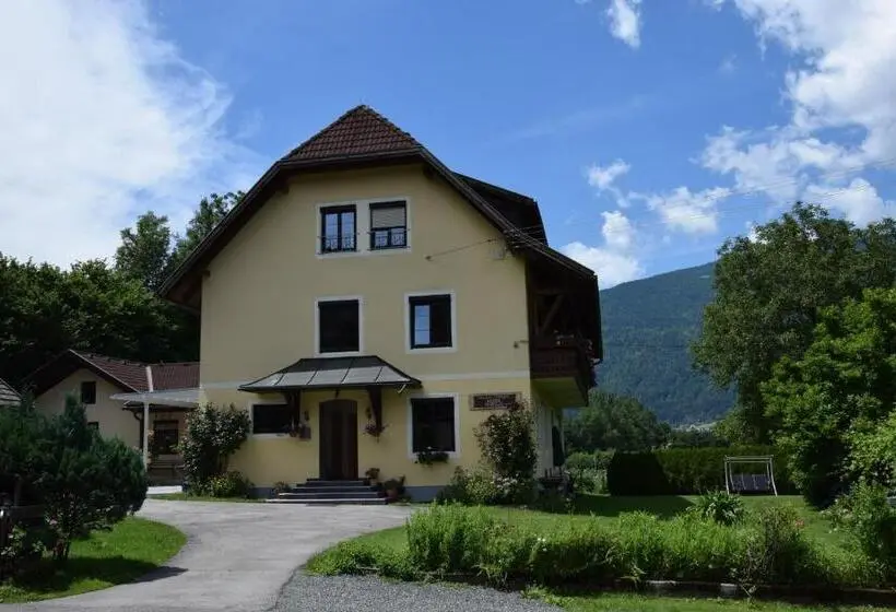 Huoneisto 2 Makuuhuonetta, Pension Strauß