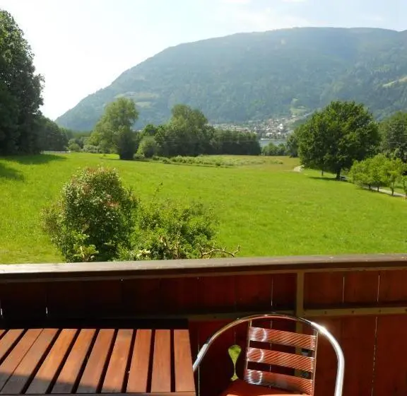 Huoneisto 2 Makuuhuonetta, Pension Strauß