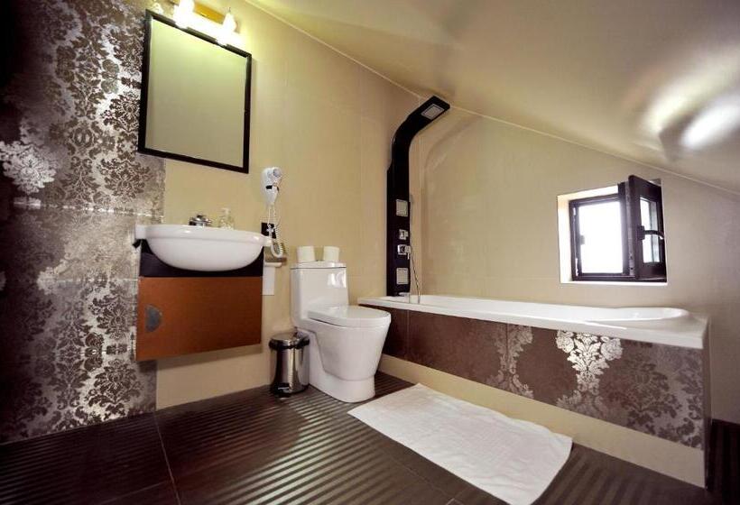 جناح عائلي, Pensiunea Ellemar