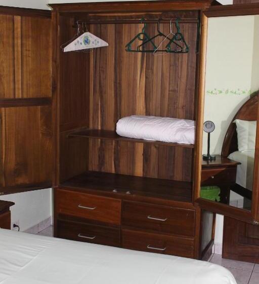 آپارتمان 2 خوابه, Rainbow Village