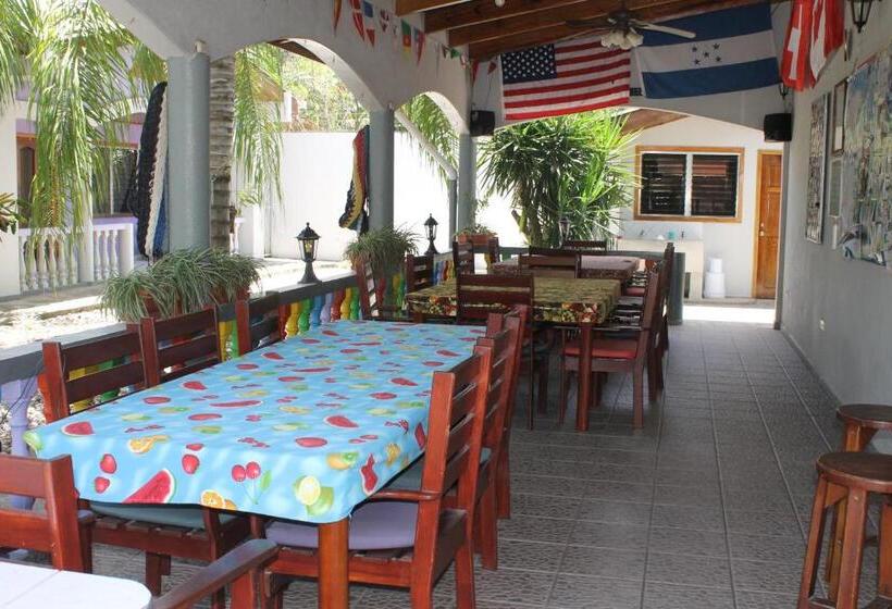 آپارتمان 2 خوابه, Rainbow Village