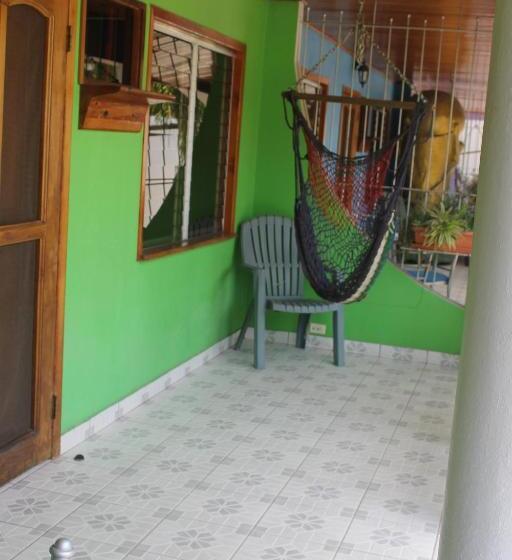 آپارتمان 2 خوابه, Rainbow Village