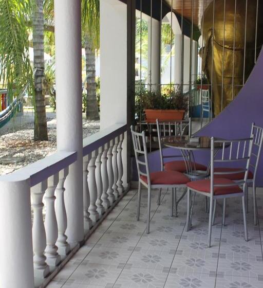 آپارتمان 2 خوابه, Rainbow Village