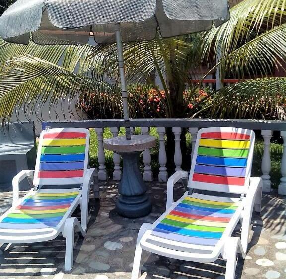 آپارتمان 2 خوابه, Rainbow Village