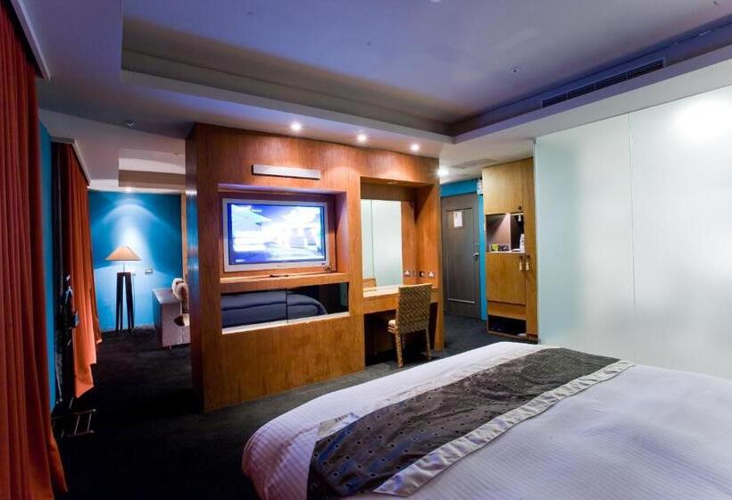 اتاق لوکس, H.m.