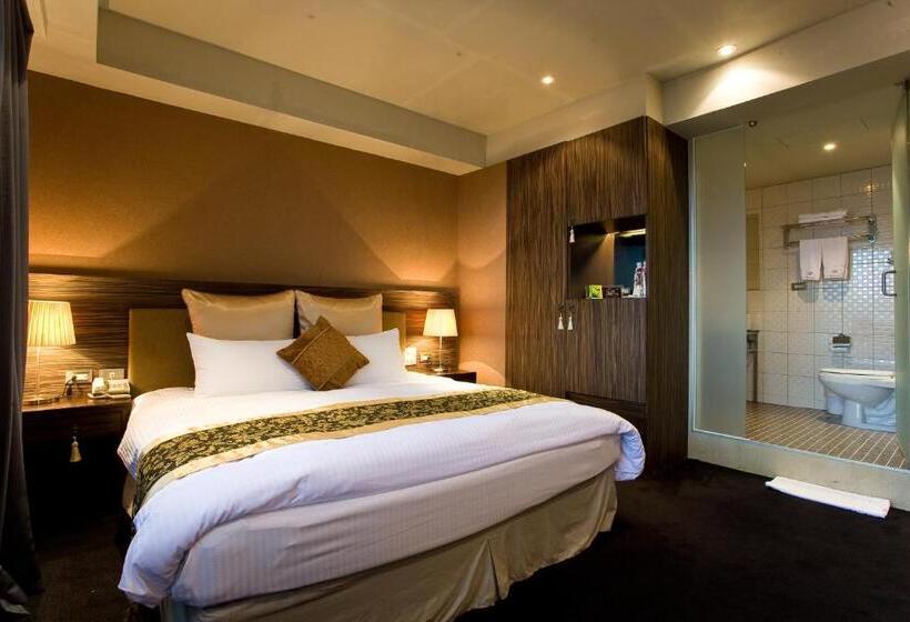 اتاق سوپریور, H.m.