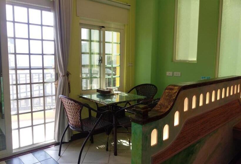 اتاق استاندارد چهار تخته با چشم‌انداز دریا, Xing Yu Inn