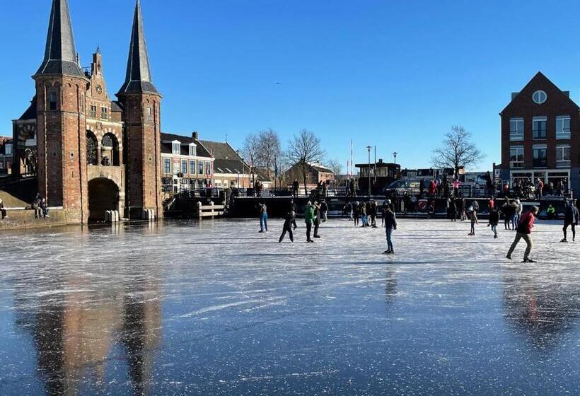 סוויטת ג'וניור עם טרסה, Stadslogement Westersingel