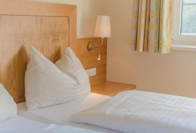 اتاق لوکس, Cafe Pension Kitzer